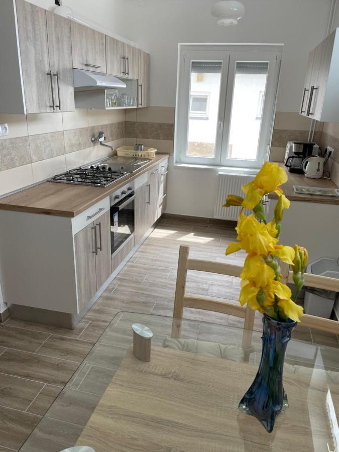 Pingvin Cukraszda Apartman Balatonmáriafürdő Exteriér fotografie